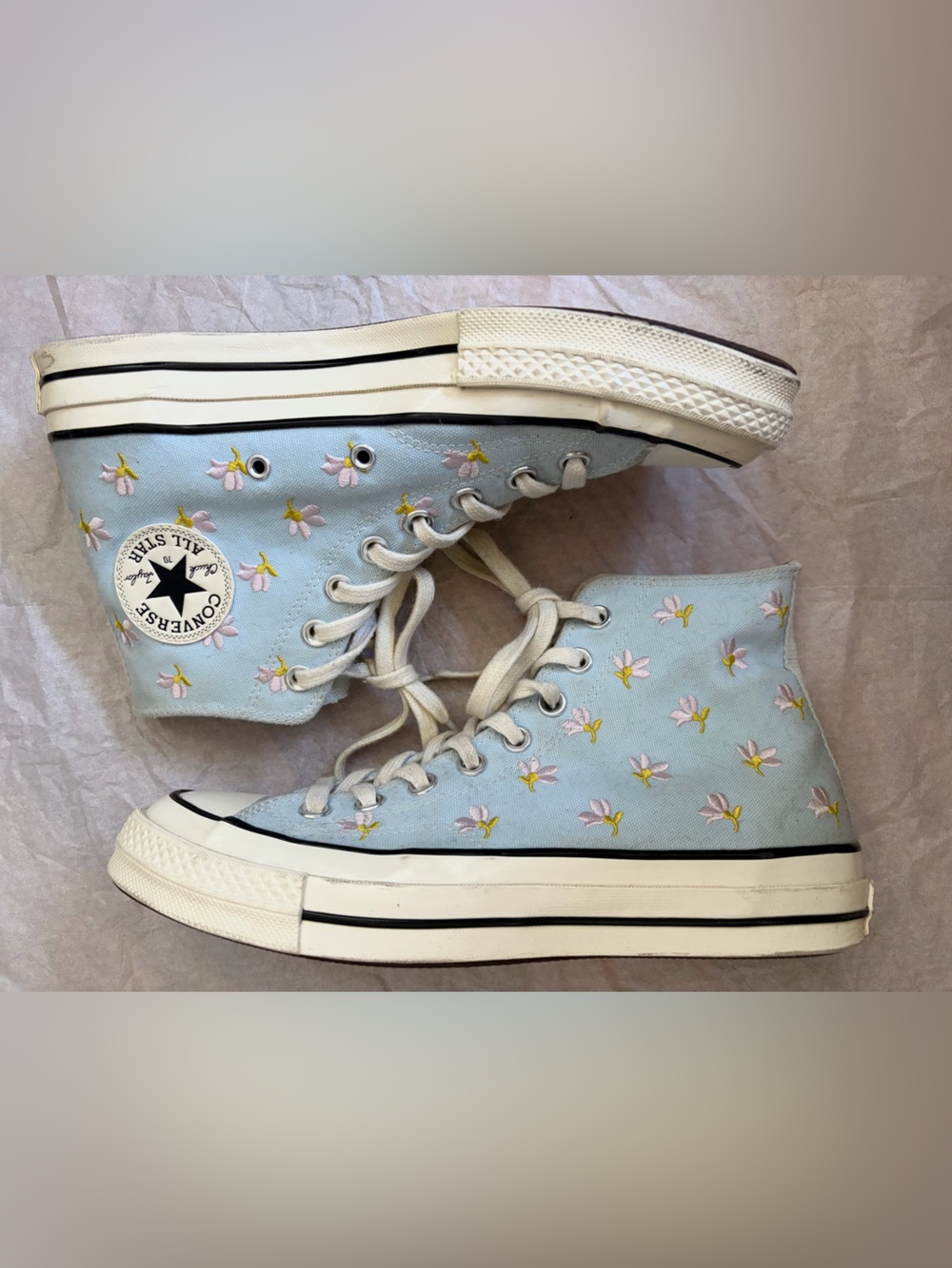 Converse High Top Sneakers in Light Blue with embroidered flowers